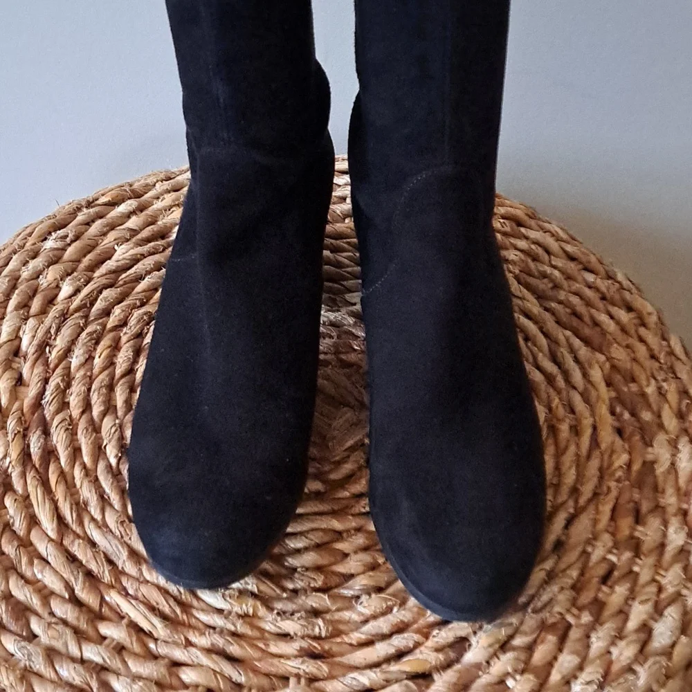 Stuart Weitzman Womens Classic Over The Knee Black‎ Suede Boots 2.5